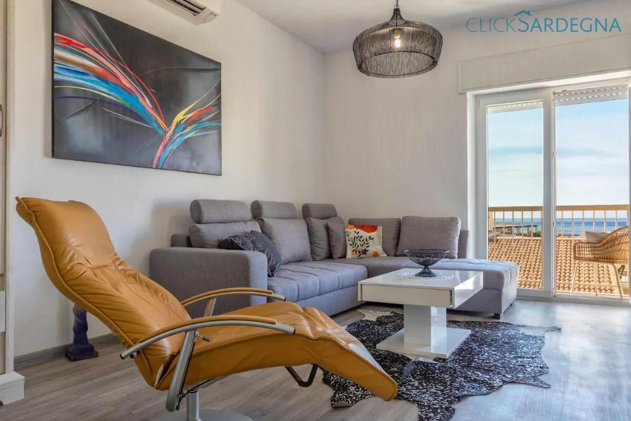Alghero con vista mare piano centro per 6 persone posto auto 0*,