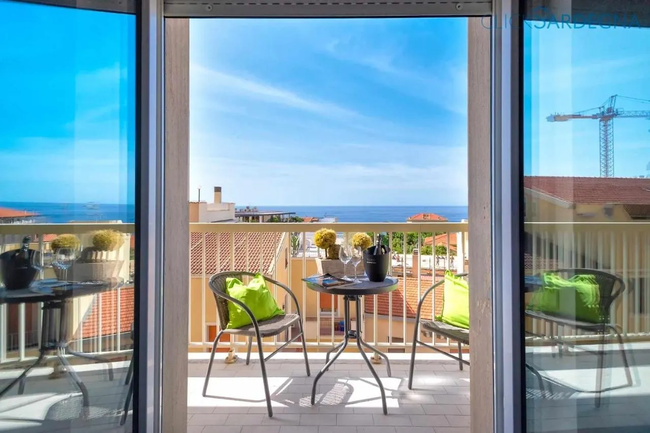 Alghero con vista mare piano centro per 6 persone posto auto Italia